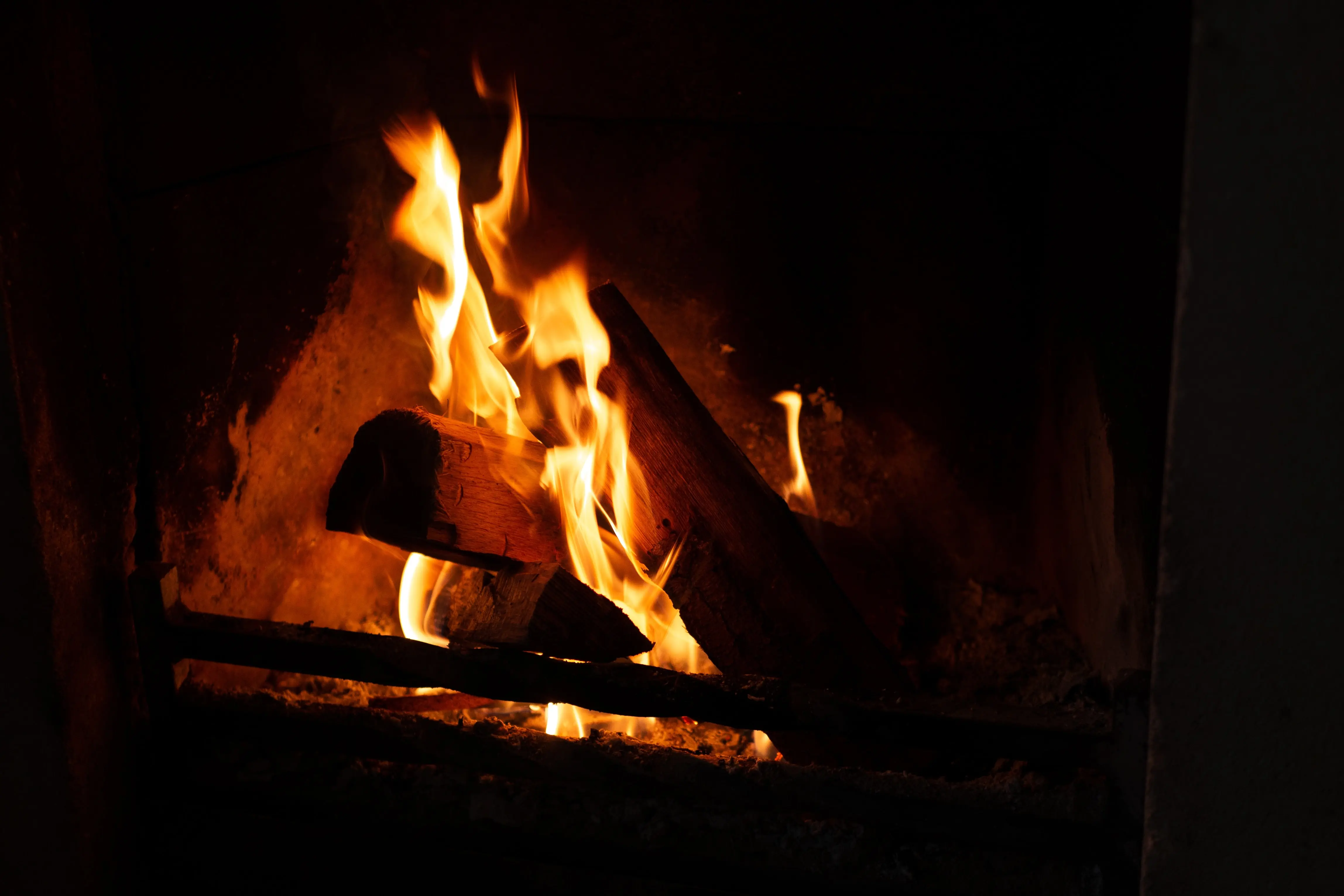 wood stove fire-min